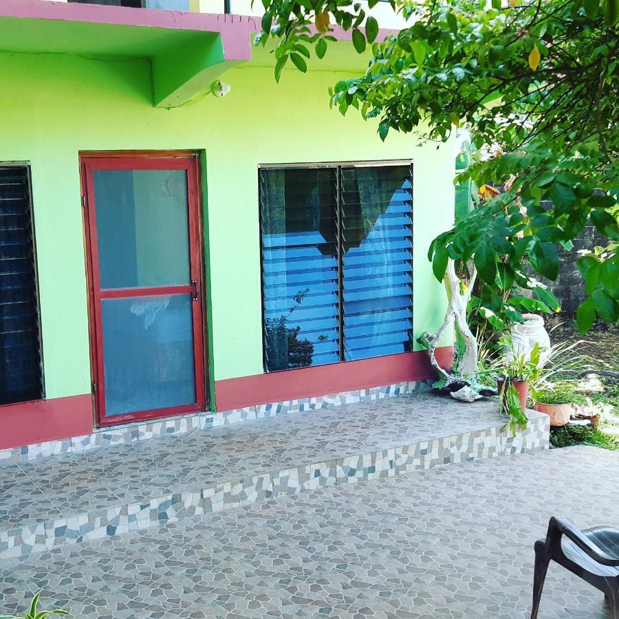 Villy'S Cottage North End Bagian luar foto
